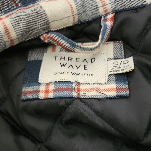 Thread Wave Quilted Button Down plaid Long Sleeves Size Small - Picture 3 of 7